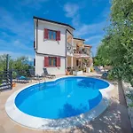 דירה In With Sea View Terrace