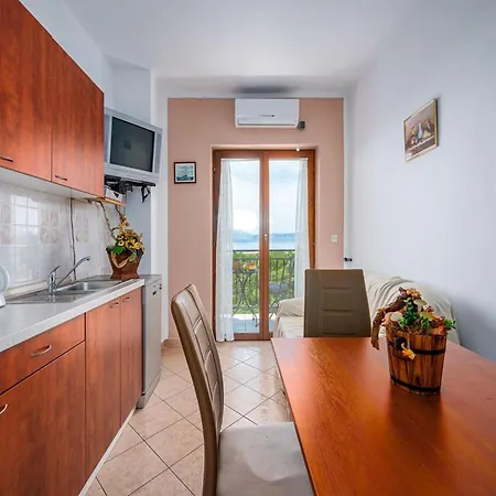 アパート In With Sea View Terrace *