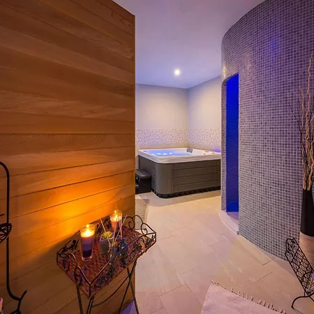 In With Sea View Terrace דירה *